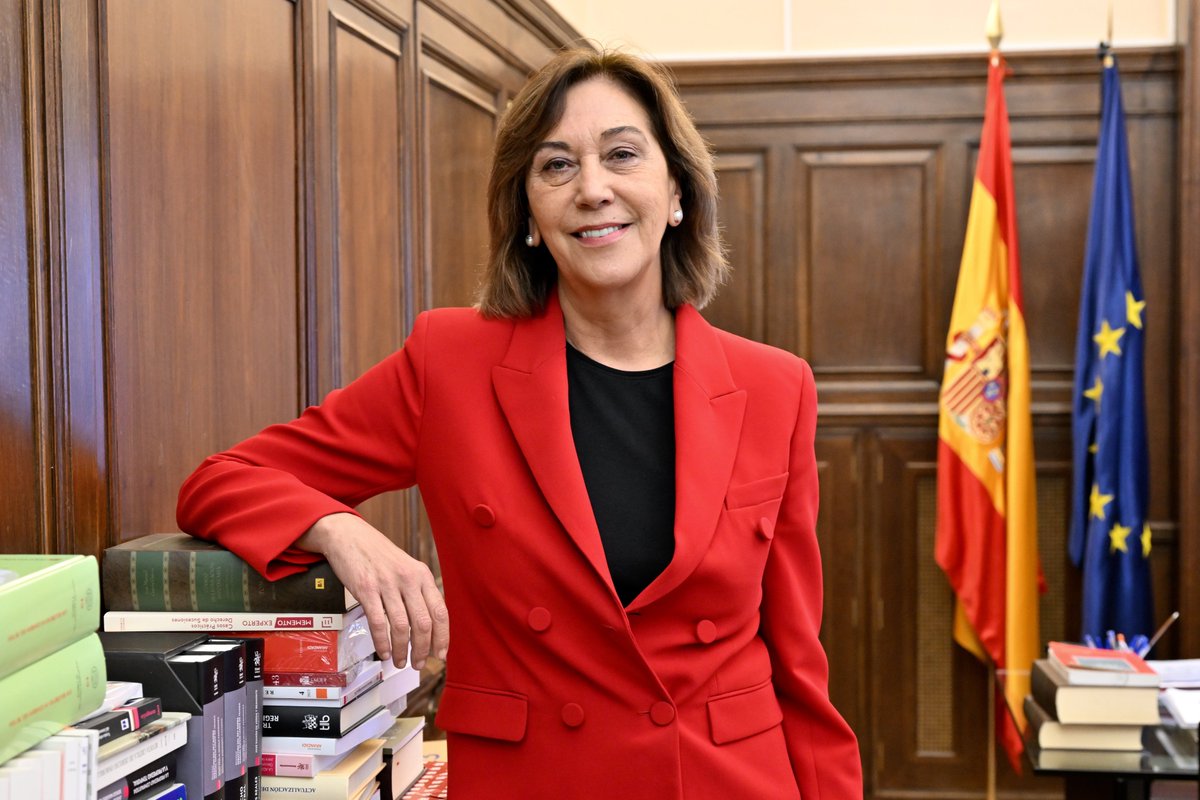 🗨️ "El Notariado español es un referente de calidad y seguridad fuera de nuestras fronteras"

En #EscrituraPública🖊️ entrevistamos a María Ester Pérez Jerez, directora general de Seguridad Jurídica y Fe Pública de <a href="/justiciagob/">Ministerio de la Presidencia, Justicia y R. Cortes</a>

Lee la entrevista completa 👉escriturapublica.es/entrevista-a-m…