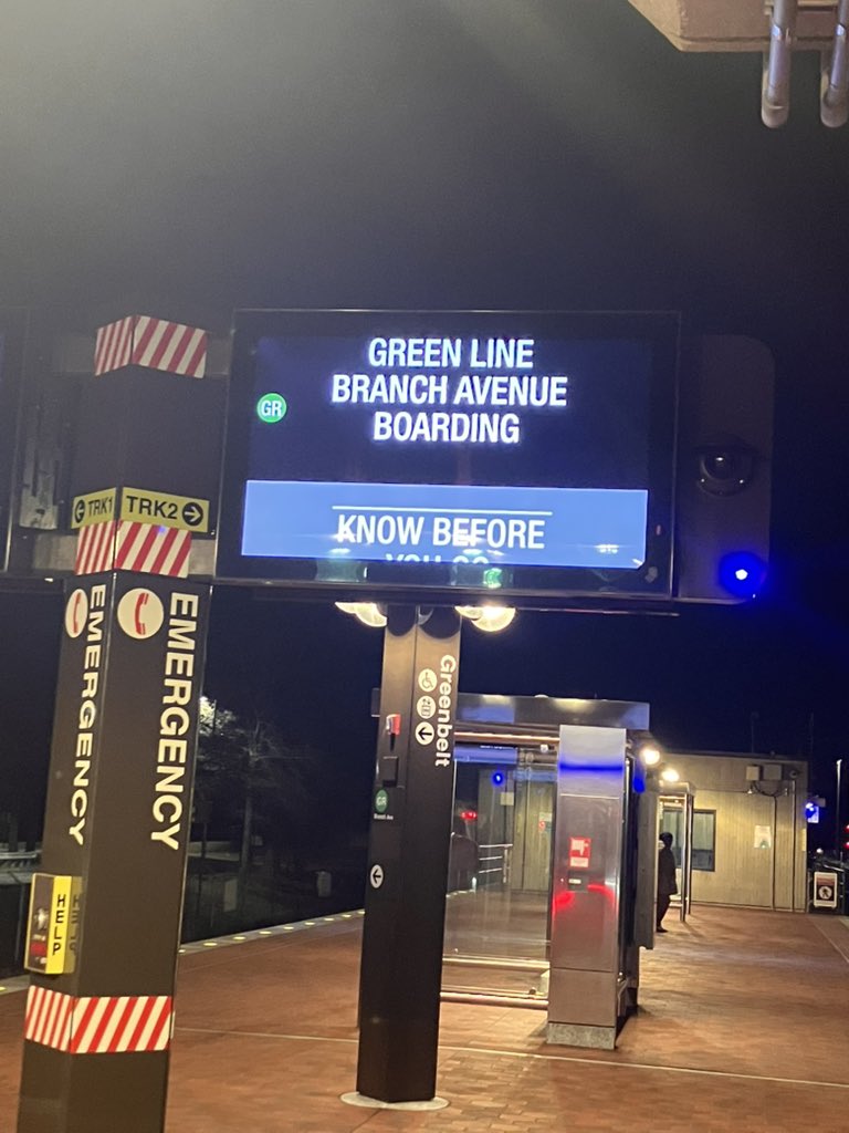 Texx8904's tweet image. Just calling this to your attention. How can a train be “boarding” that hasn’t even arrived to the platform??? Then ofc, now the operator is rushing &amp;amp; opens the doors for 30 seconds and you had better be fast! This is ridiculous! @Metrorailinfo #arriveONTIME