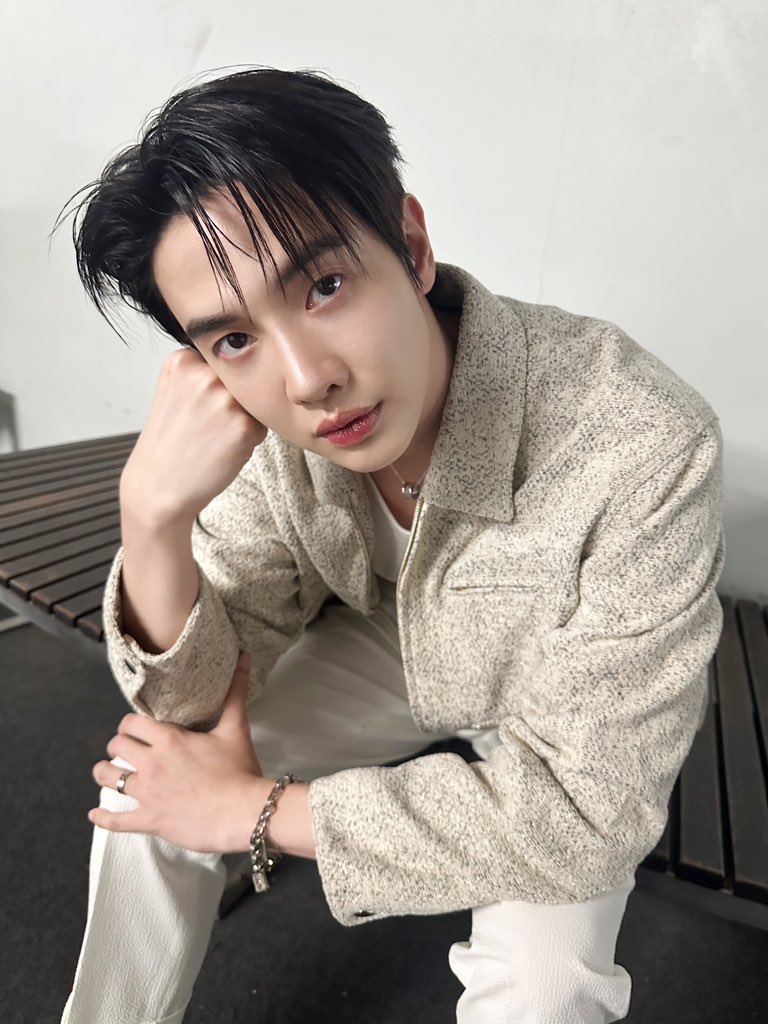 MchoiceTH's tweet photo. แม็กกี้พร้อมแล้ววว ที่จะไปเจอกับทุกคนในงาน ‘MEET&amp;GREET SIAM CENTER X WABISABI’ 💐💭

ลุคนี้แบบว่าา ตู้มมม แตกก ระเบิดมั้ยค้า 😳💥

SIAM CENTER VDAY 4EVERYOU
#SiamCenterxFoureveryou
#maxky_rp 
#MchoiceArtist https://t.co/d8GqROSJFu