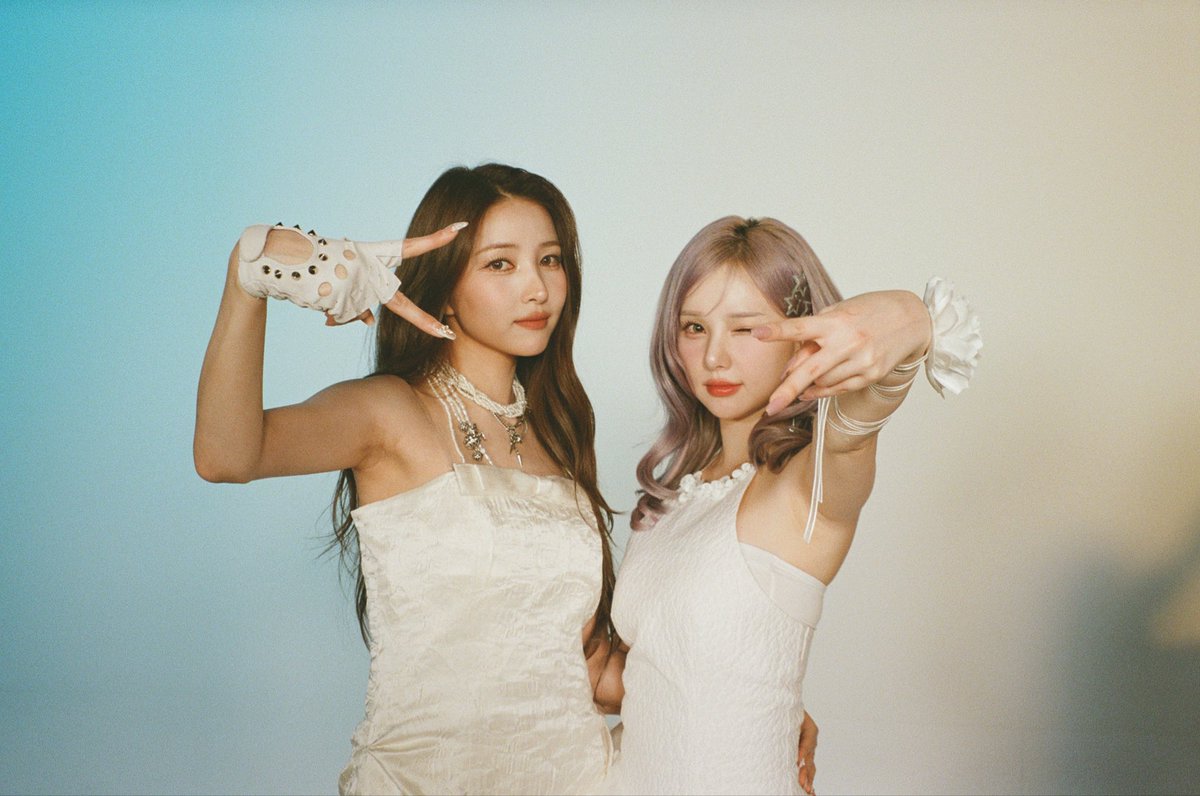 oOops, two angels have descended to earth, ready to conquer the world and make it bow at our feet! ❤︎