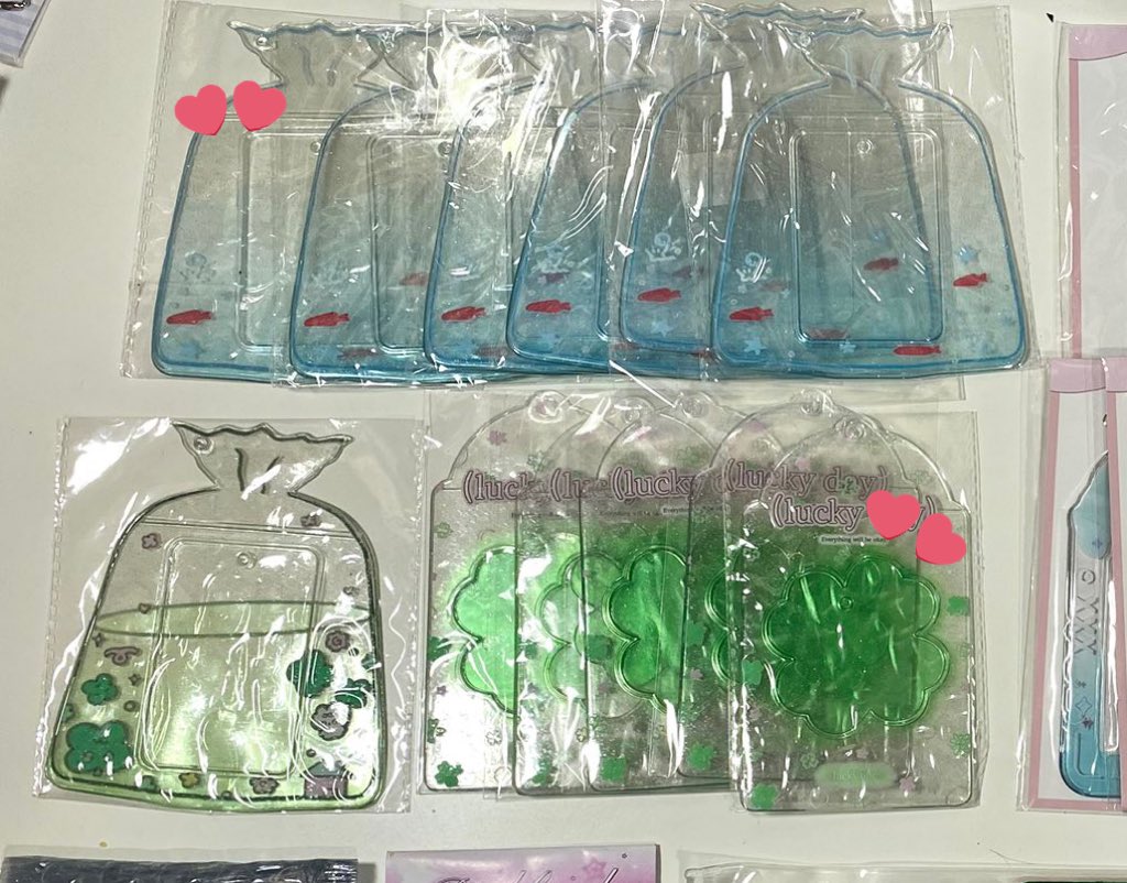 luv4yoo's tweet photo. @cj_crumbs mine — clover pc holder, fishy pc holder / payo https://t.co/YaohG4AWAL