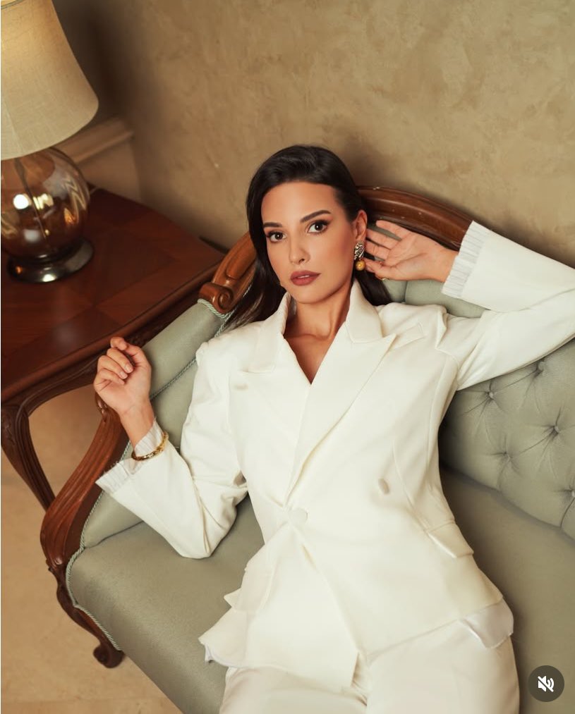 zynobgm's tweet image. Başarılı, güzel, özgüvenli, ne istediğini bilen, ayaklarının üzerinde duran harika insanlar her zaman kıskanılır ve bunu hazmedemeyen ınsanlar da köpek gibi havlamaktan başka birşey yapamaz. Çünkü asla bir meziyetleri yoktur takdir goreceklerı hıc bırseyleri yoktur. Kendi…