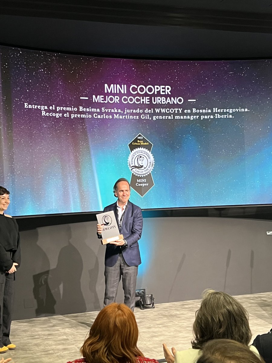 BMW Group España (@bmwgroupespana) on Twitter photo <a href="/MINIEspana/">MINI España</a> <a href="/Pilargpuebla/">pilargdelapuebla</a> <a href="/marotoperdices/">maria maroto</a> Carlos Martínez, Director General de <a href="/MINIEspana/">MINI España</a> recoge el premio <a href="/WWCOTY/">Women's Worldwide Car Of The Year</a> al Mejor Coche Urbano mundial #wwcoty <a href="/MINIEspana/">MINI España</a> <a href="/Pilargpuebla/">pilargdelapuebla</a> <a href="/marotoperdices/">maria maroto</a> Carlos Martínez, Director General de <a href="/MINIEspana/">MINI España</a> recoge el premio <a href="/WWCOTY/">Women's Worldwide Car Of The Year</a> al Mejor Coche Urbano mundial #wwcoty