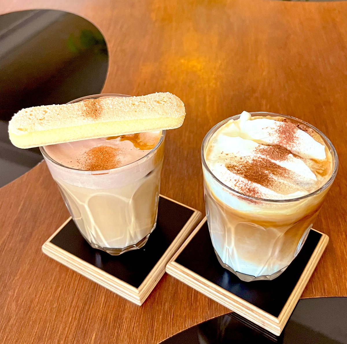 이 날 마셨던 커피는 사실 1년 넘게 기다린 커피였는데, 너는 나를 기다려주진 못했더라. 그러다 내가 한 없이 미워졌어. 그래도 즐거워 보여서 다행이야. 그냥 갑자기 생각나서.