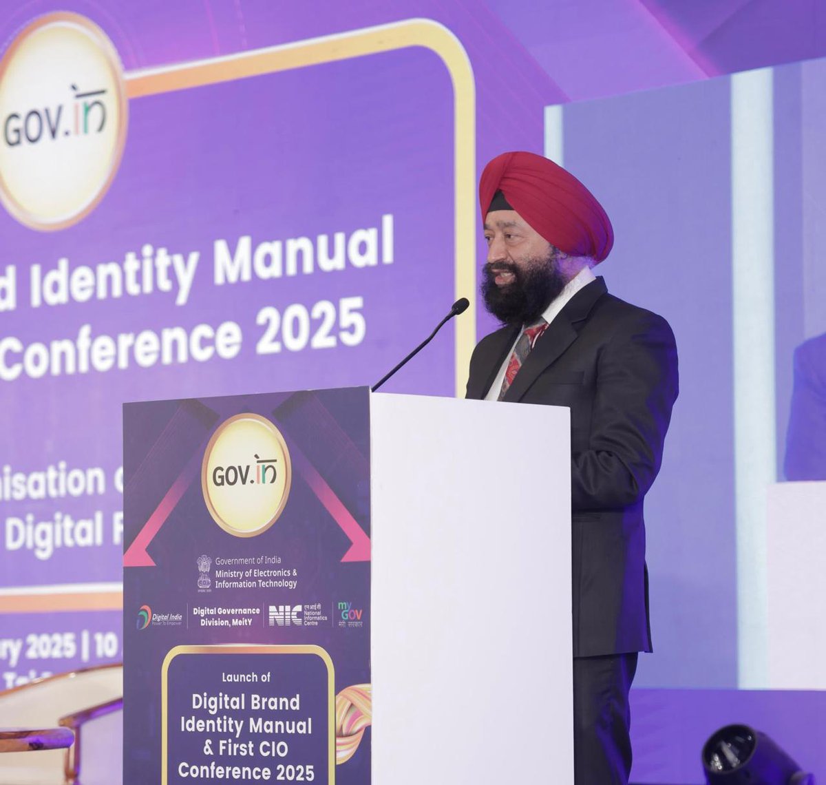 NICMeity's tweet photo. Shri IPS Sethi, Director General, NIC delivered the vote of thanks at the launch of Digital Brand Identity Manual (#DBIM) and the 1st #CIOConference2025, in New Delhi.
#NICMeitY #DigitalIndia #TransformingIndia #eGovernance https://t.co/KSsCyH5D4r