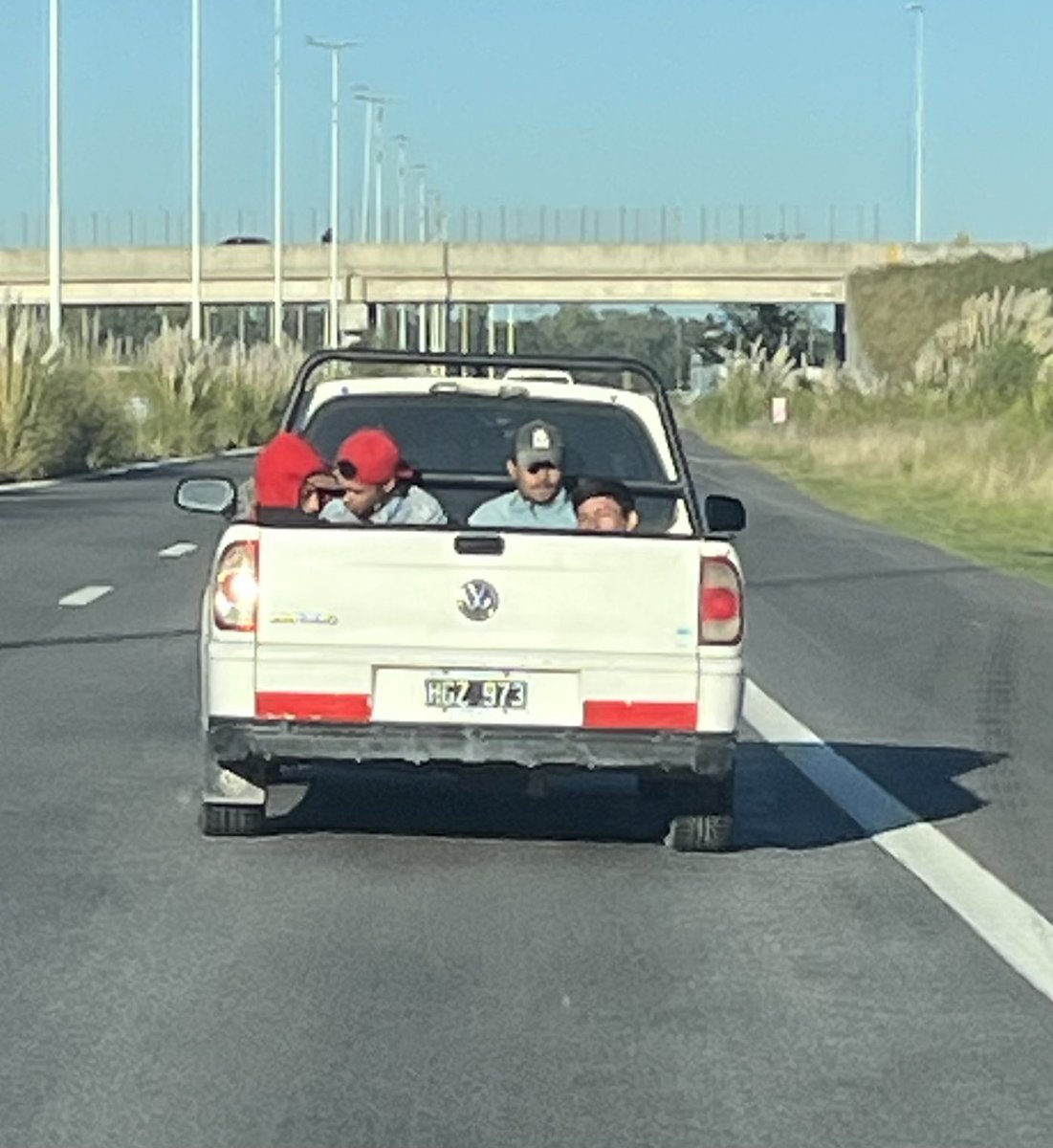 ChristianAB_'s tweet photo. Yendo por Acceso Oeste y RN 5 rumbo a Jáuregui.
No aprendemos más.
@InfoSegVial @solotransito https://t.co/WsI0Df2BhP