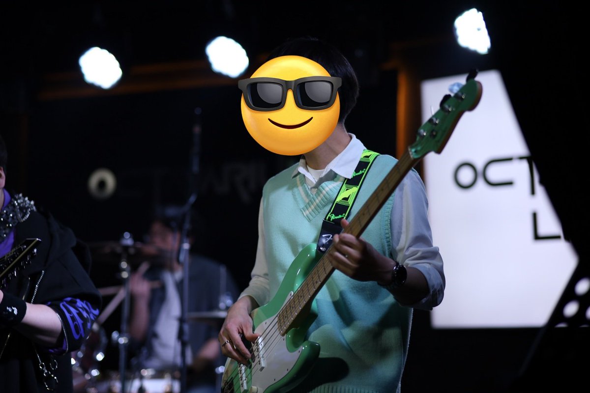 코메트에서 수상한 민트베이스(?) 담당 서지입니다!

요근래 했던 공연 중에서 웬일로(?!) 실수가 거의 없었던 터라 개인적으로는 너무 만족했던 공연이었고...!

멋진 무대 보여주셨던 참가 밴드 분들과
그리고 추운 날에도 먼길 찾아주신 관객 분들 너무 감사드립니다!

(태그는 타래에