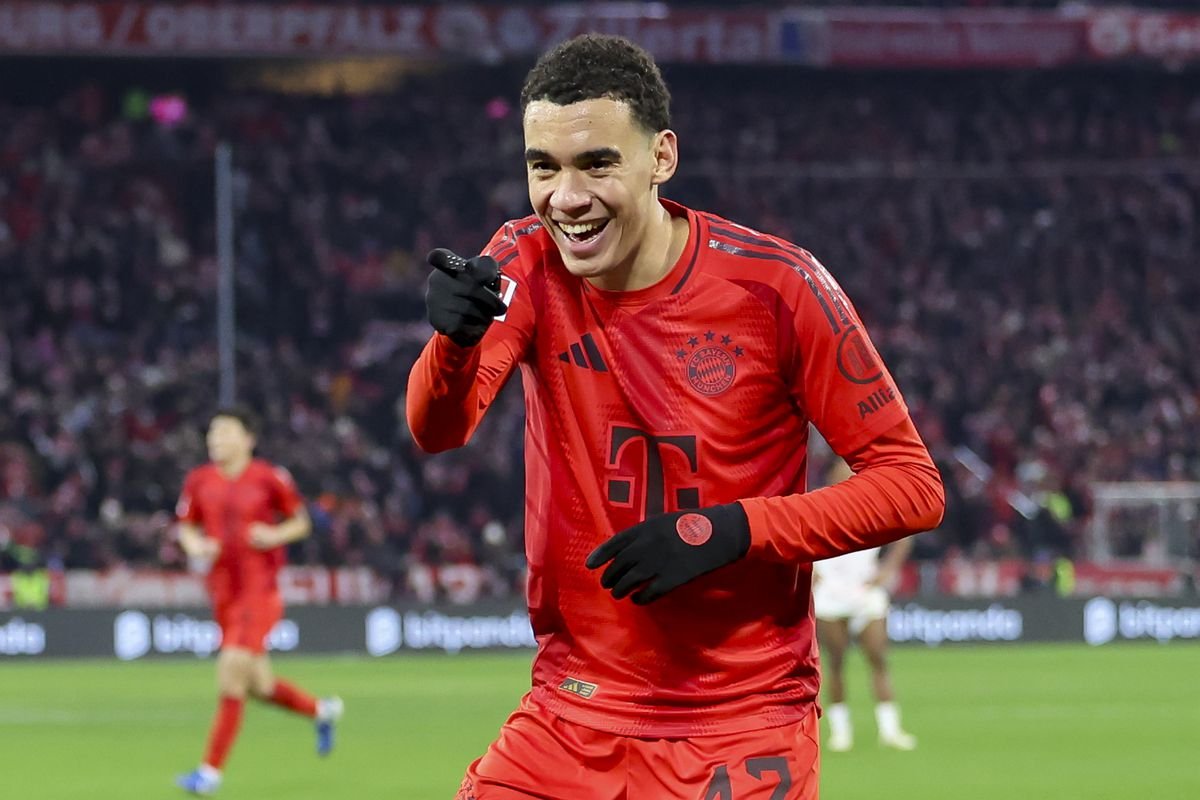 BAYERN PLAYS TODAY!

Let's continue the Bundesliga masterclass.

#MiaSanMia #FCBayern