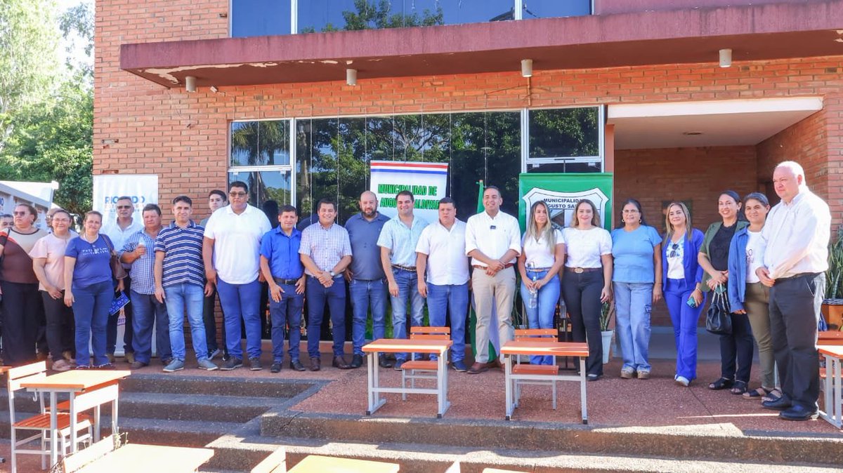 ▶️CUANDO HAY INTERÉS EN LO NACIONAL SE NOTA | ​​​​​​​​​​​​👀

Mientras Itaipú prefiere comprar pupitres de China, el gobernador de Central, Ricardo Estigarribia, entregó 11.782 muebles escolares hechos por paraguayos.👏

Los pupitres fueron enviados a J. Augusto Saldívar, Limpio,