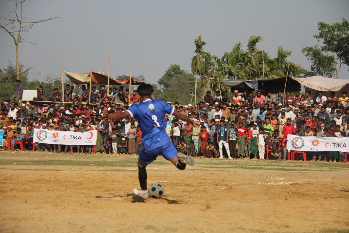 Srphotohub7's tweet photo. An exciting match Taung Pyo ( Naymay 3) Vs Taung Bazaar 
Penality won by Taung Bazaar 
Congratulations Taung Bazaar 

SR Reyes Photography 
#srreyes 
#Rohingya 
#FootballUnitestheWorld 
#football https://t.co/kPuKwjZ2kC