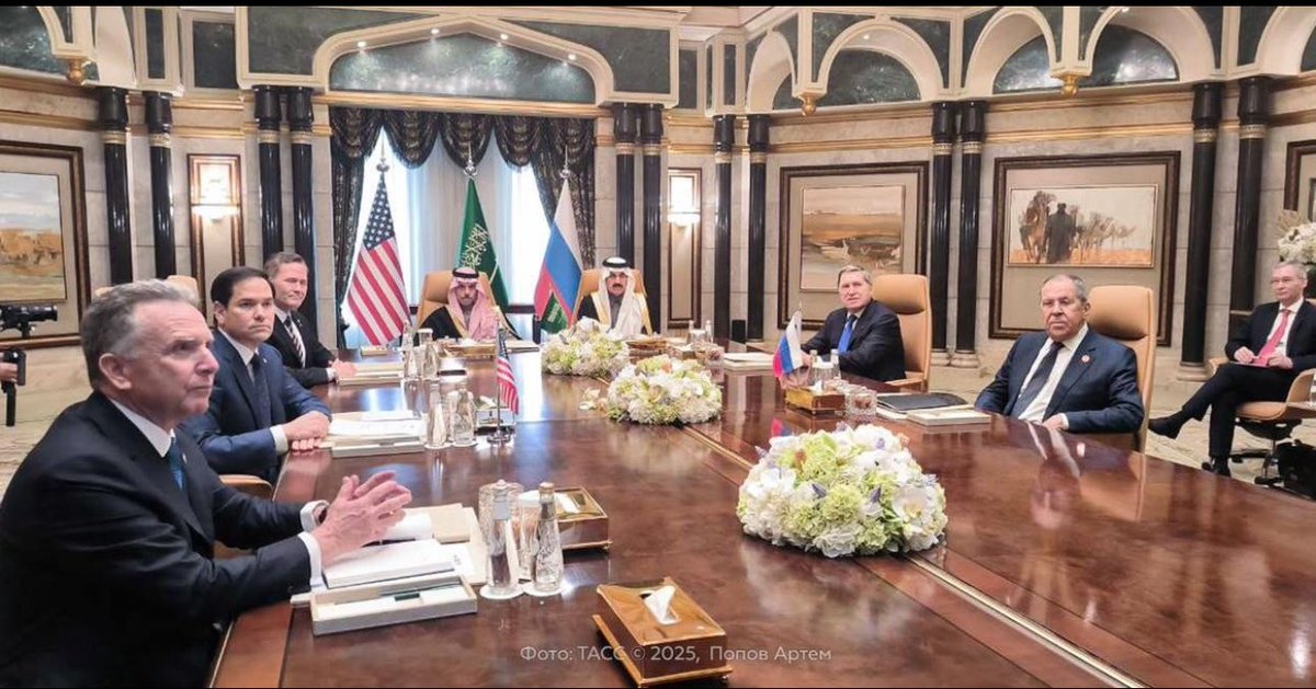 AllaPoedie's tweet image. L’image de la #HONTE historique!
Jamais une grande puissance occidentale n’est tombé aussi bas en se soumettant à une pitoyable dictature 🇷🇺destructrice, de son plein gré et sans résistance 

Pire, les #USA ont trahi leurs partenaires et alliées, en bafouant les lois et les…