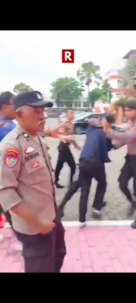 <a href="/WagimanDeep212_/">Habieb Selow</a> Bapak nya siapa ini?
Saudara nya siapa ini?
Tetangganya siapa ini?