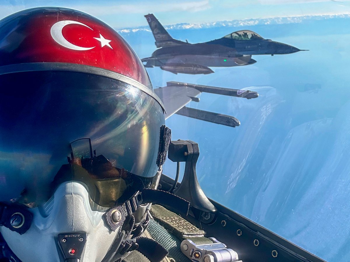 Kanatlarımıza güç veren kararlılığımızdır.🇹🇷

#MillîSavunmaBakanlığı
#GününFotoğrafı