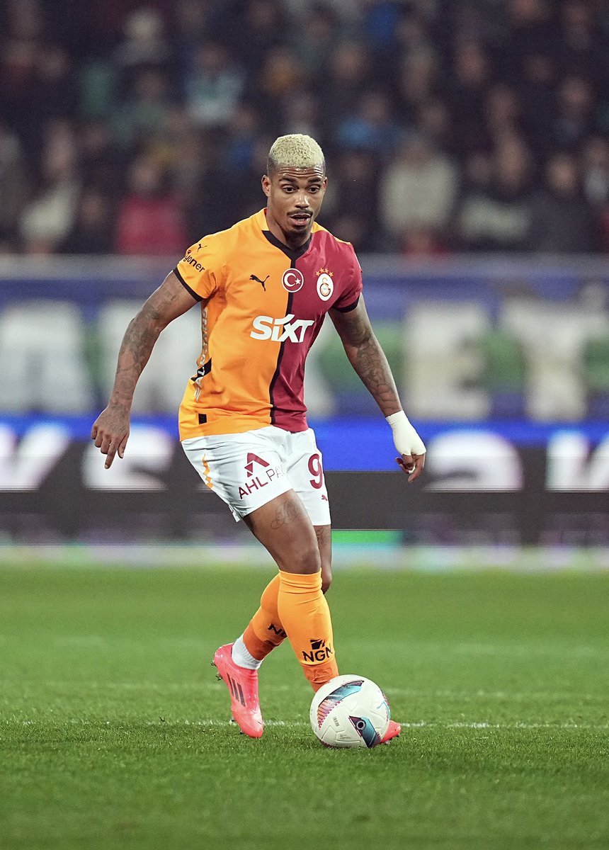 Aradan geçen yıllara sor, iki aşık aşkı unutur mu? 💛❤️