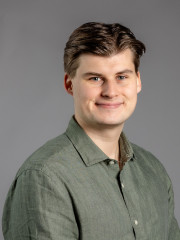 Aanstaande vrijdag te gast: Ivo de Vries van  <a href="/GLhardenberg/">GroenLinks Hardenberg</a> / <a href="/PvdAhardenberg/">PvdA Hardenberg</a> . Hij is sinds 19 november 2024 raadslid voor de gemeente Hardenberg en sinds dat moment al regelmatig aan het woord geweest. Genoeg te bespreken dus! 19u <a href="/NOOSfm/">Omroep NOOS - Hardenberg</a>