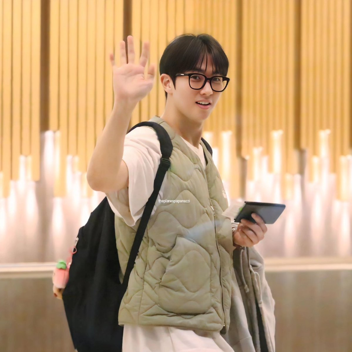 planespapanazzi's tweet photo. 2AM members - Seulong, Changmin, Jo Kwon &amp; Jinwoon

KUL-ICN.
#2am #2aminkl #2aminmy #2amiscomingtotown #2amiscomingtotowninkl #jokwon #changmin #seulong #jinwoon #klia https://t.co/MOUSZBnQjE