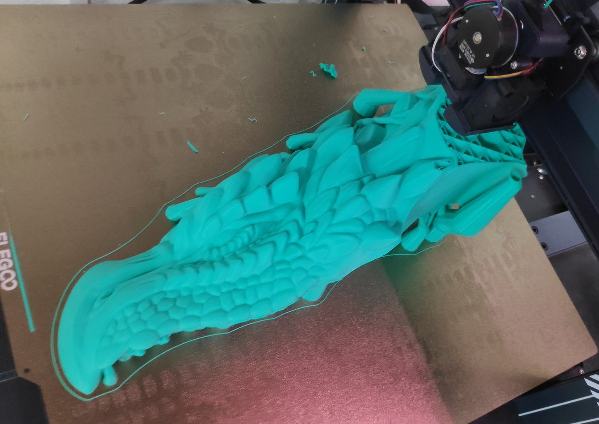 Preparándonos para la caza en <a href="/ForjaRoja/">Forja Roja</a> #MonsterHunterWilds