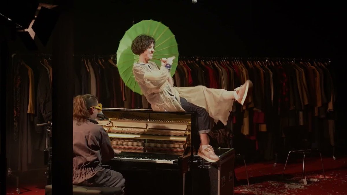 Aquest projecte neix de la necessitat de parlar dels trastorns de conducta alimentària (TCA). Un cop passada la pandèmia, els casos de trastorns alimentaris han augmentat molt, sobretot entre les adolescents. 

🎭Pes mort
🗓️18/02-18h
📍C. Cívic Barri Vell - Mercadal