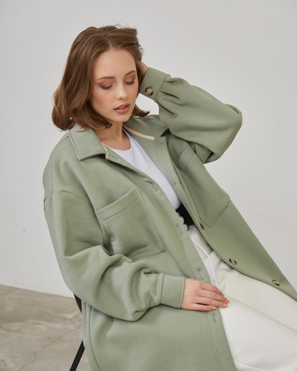 ModisaDesigns's tweet image. Free delivery 
Olive Green Oversized shirt R349
White Vest R120
White tracksuit pants R220
Sizes small - xxLarge
Order on WhatsApp
068 599 3651