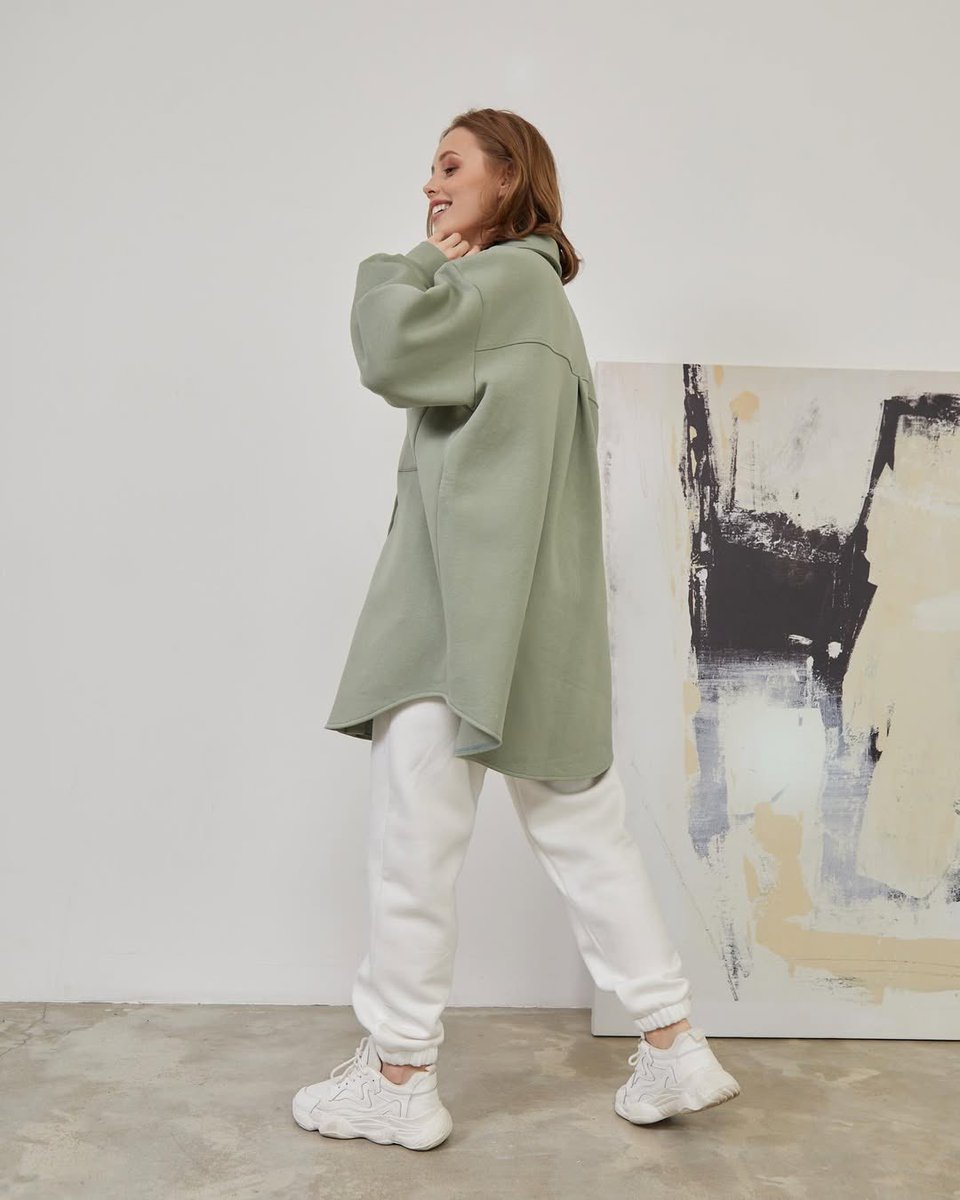 ModisaDesigns's tweet image. Free delivery 
Olive Green Oversized shirt R349
White Vest R120
White tracksuit pants R220
Sizes small - xxLarge
Order on WhatsApp
068 599 3651