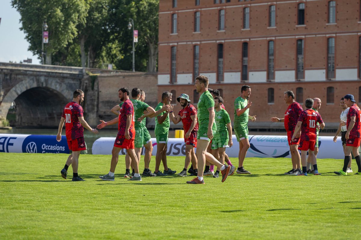 Comme chaque année, vous aurez encore l’occasion de jouer CONTRE et AVEC des joueurs internationaux !

Pour avoir la chance d’y participer, contacte tes collègues de travail, envoyez ce post à votre patron(ne) et parlez lui d’un week-end cohésion en entreprise… ça peut marcher !