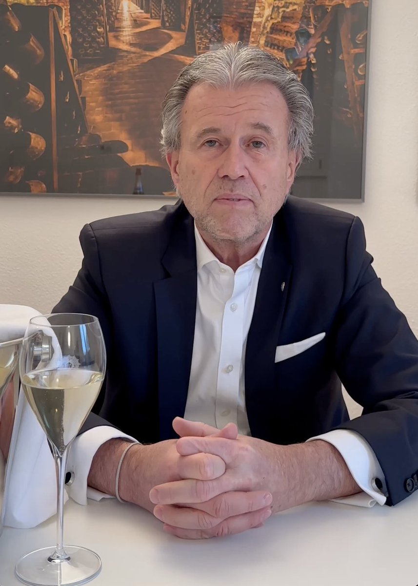 🎥 Video-Highlight: Thomas Schreiner über die Brillat Savarin-Plakette 🎥 Am 18. Mai 2025 wird die FBMA-Stiftung Thomas Schreiner mit der 68. Brillat Savarin-Plakette auszeichnen.
🎬 Jetzt anschauen &amp; teilen! fbma-stiftung.de/preistraeger