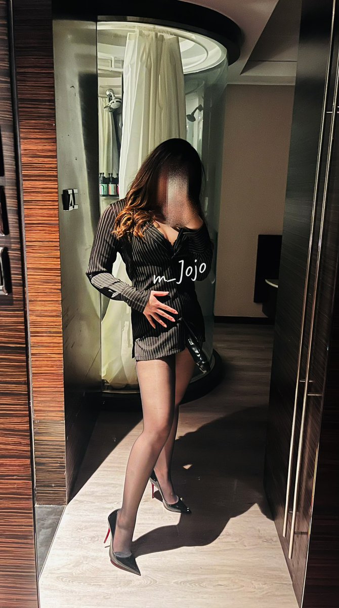 m_jojo00's tweet photo. Kneel down and worship me💋

#hkbdsm #femdom #dominant #dominatrix #sadist #mistress #submissive #heels #worship #petplay #女s #女主 https://t.co/DKQeAfC4qw