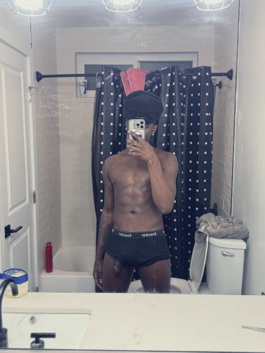 bbypierre3's tweet photo. Instagram me vs twitter #onlyfans https://t.co/i29nxjXn0u