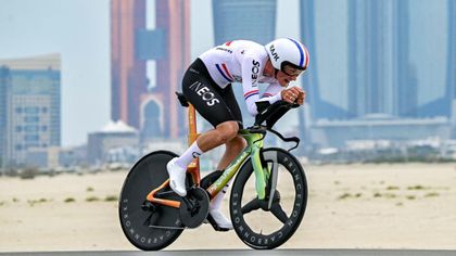 🤯 Esta completamente LOCO 🫡

⚙️ Joshua Tarling ha ganado la contrarreloj del UAE Tour con un 68 de plato! 🫣

Un 68? Si, un 68....lo he tenido que leer 5 veces....🥶

Si a mi ya me cuesta mover el 50 del sistema compact....🤣