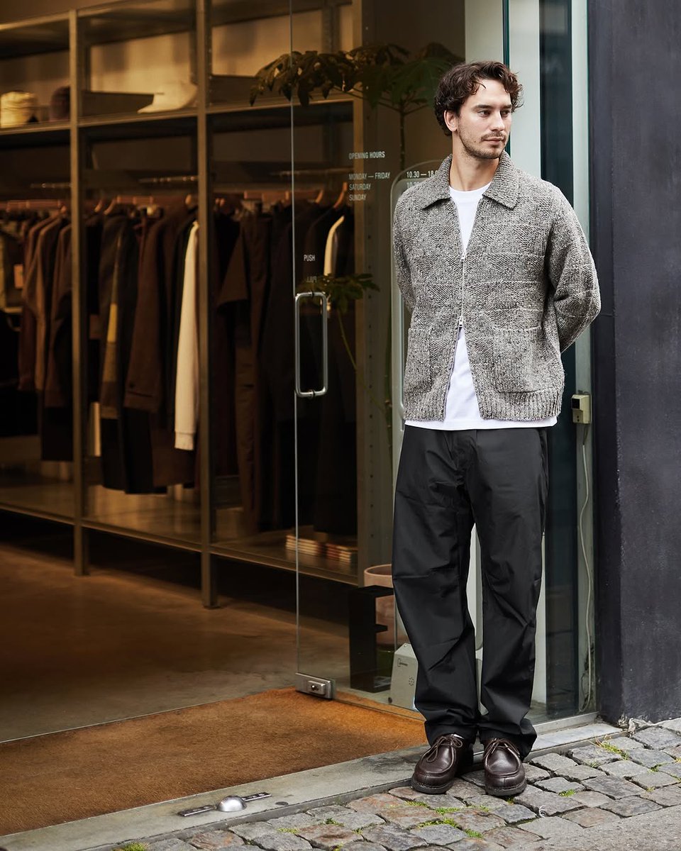 YardsStore's tweet image. Effortless style meets premium comfort with Norse Projects Erik Donegal Diamond Jacket. Made from a wool blend with a subtle textured finish, offering warmth and sophistication for the colder months.

#norseprojects #yardsstore #yards  

loom.ly/0I2J6tc