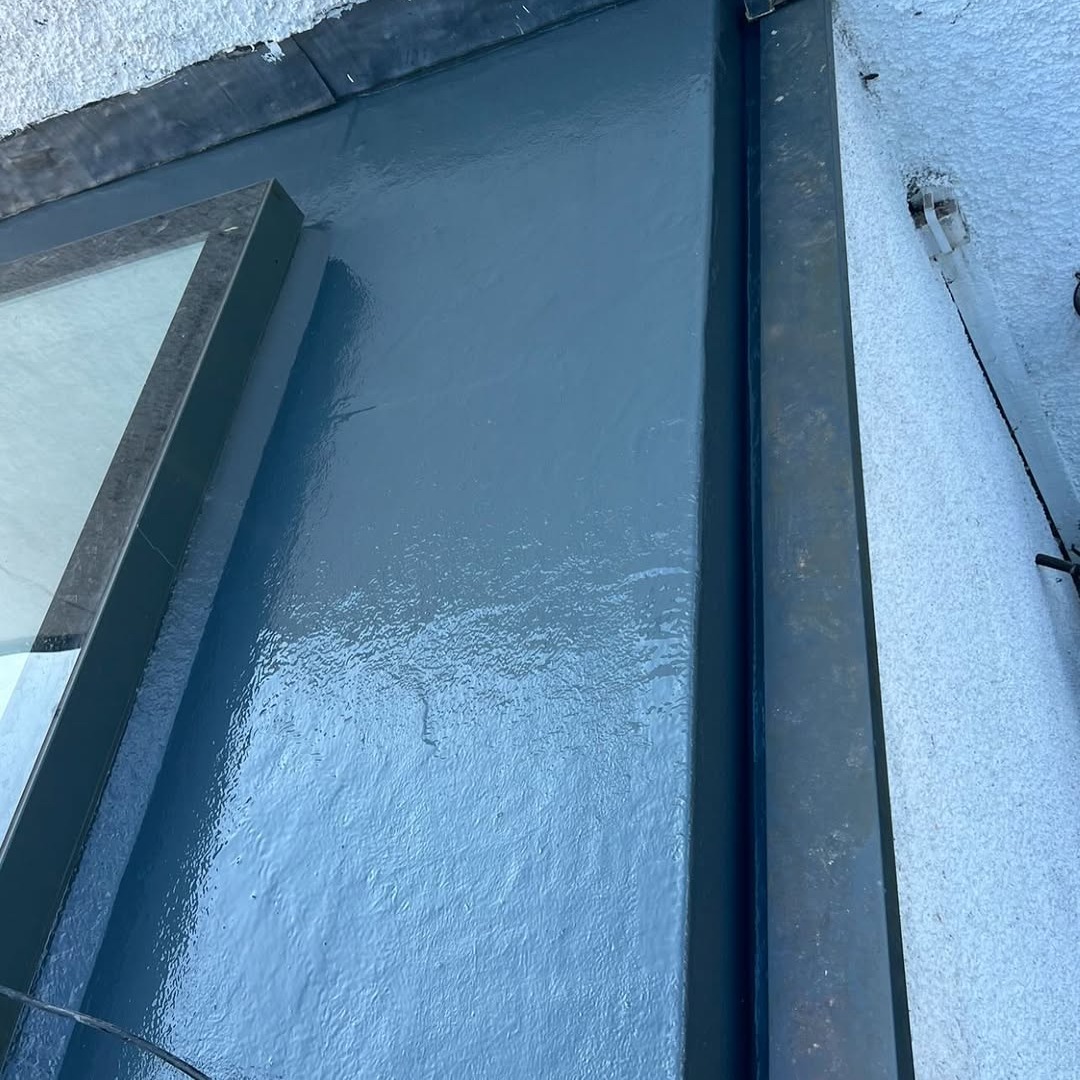 RestecRoofing's tweet photo. 𝗦𝘄𝗶𝗽𝗲 𝘁𝗼 𝘀𝗲𝗲 𝘁𝗵𝗲 𝗯𝗲𝗳𝗼𝗿𝗲 𝗽𝗶𝗰𝘀👉👀

The 𝗙𝗟𝗘𝗫ITEC system was installed by North Bank Roofing Specialist ltd🚀

To find out more about our 𝗙𝗟𝗘𝗫ITEC system, head to our website:  https://t.co/Z162xP8Hy6

#restecroofingsystems #flexitec #flatroofing https://t.co/LBsWS1w8w1
