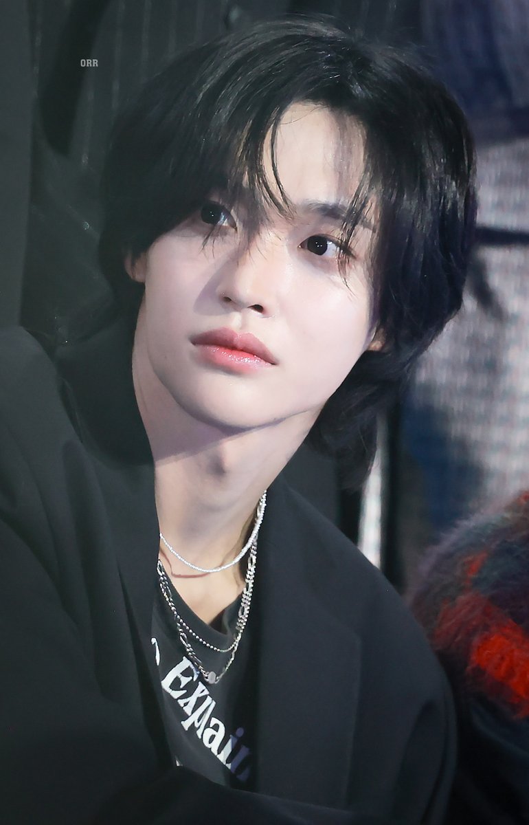 0302_ORR's tweet image. 250216 블랙스완

#원빈 #WONBIN