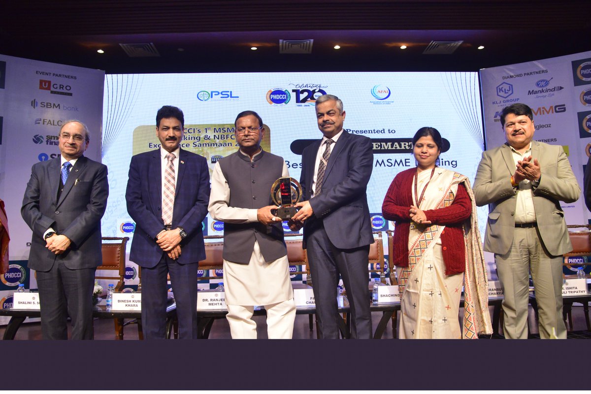 #Invoicemart has been recognized as the "Best Fintech in MSME Lending" at PHDCCI's 1st MSME Banking &amp; NBFC Excellence Sammaan - 2025. The award was received by our Region Head - Ravi Mitra. 
#TReDSrecognition #financialinclusion #financeMSMElending #fintech #empoweringMSMEs #MSME