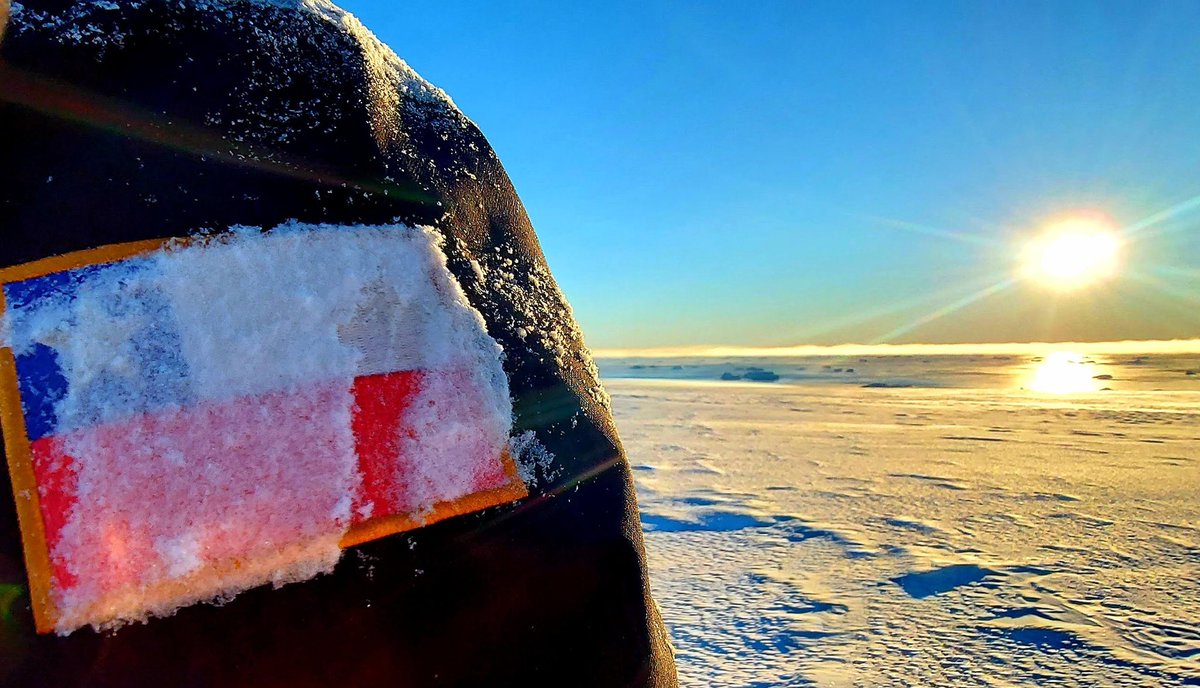 MOX_79's tweet image. Hoy celebramos 77 años de presencia ininterrumpida del @Ejercito_Chile en la #antartica desde la inauguración de la @baseohiggins el 18 febrero 1948. Un símbolo de compromiso con la ciencia, la paz y la cooperación internacional. 🇨🇱❄️ #BaseOHiggins #EjércitoDeChile #77Años