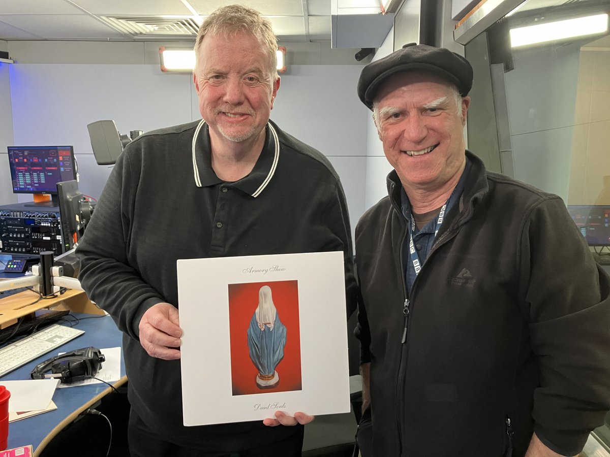 Rhys Mwyn (@therealrhysmwyn) on Twitter photo Pob amser yn bleser sgwrsio hefo <a href="/MeurigReesJones/">Meurig Rees Jones</a> <a href="/Portmeirion/">Portmeirion</a> ar y sioe radio #CymunedNosLun <a href="/BBCRadioCymru/">Radio Cymru</a>
bbc.co.uk/programmes/m00… Pob amser yn bleser sgwrsio hefo <a href="/MeurigReesJones/">Meurig Rees Jones</a> <a href="/Portmeirion/">Portmeirion</a> ar y sioe radio #CymunedNosLun <a href="/BBCRadioCymru/">Radio Cymru</a>
bbc.co.uk/programmes/m00…