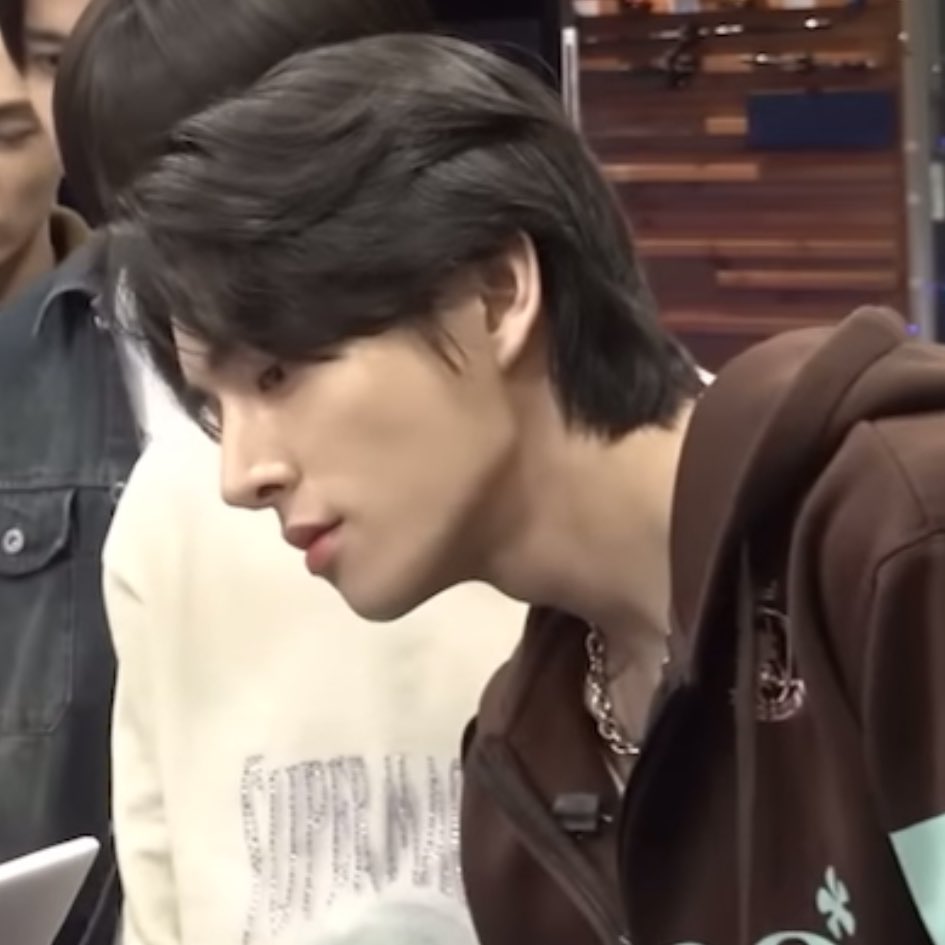 아...... 하지마.............