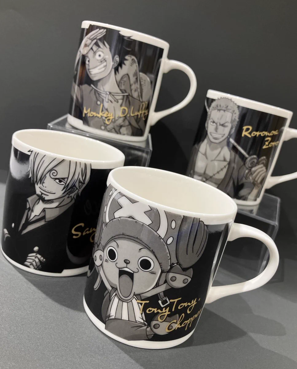 X-এ ONE PIECE 麦わらストア 東京駅店: 