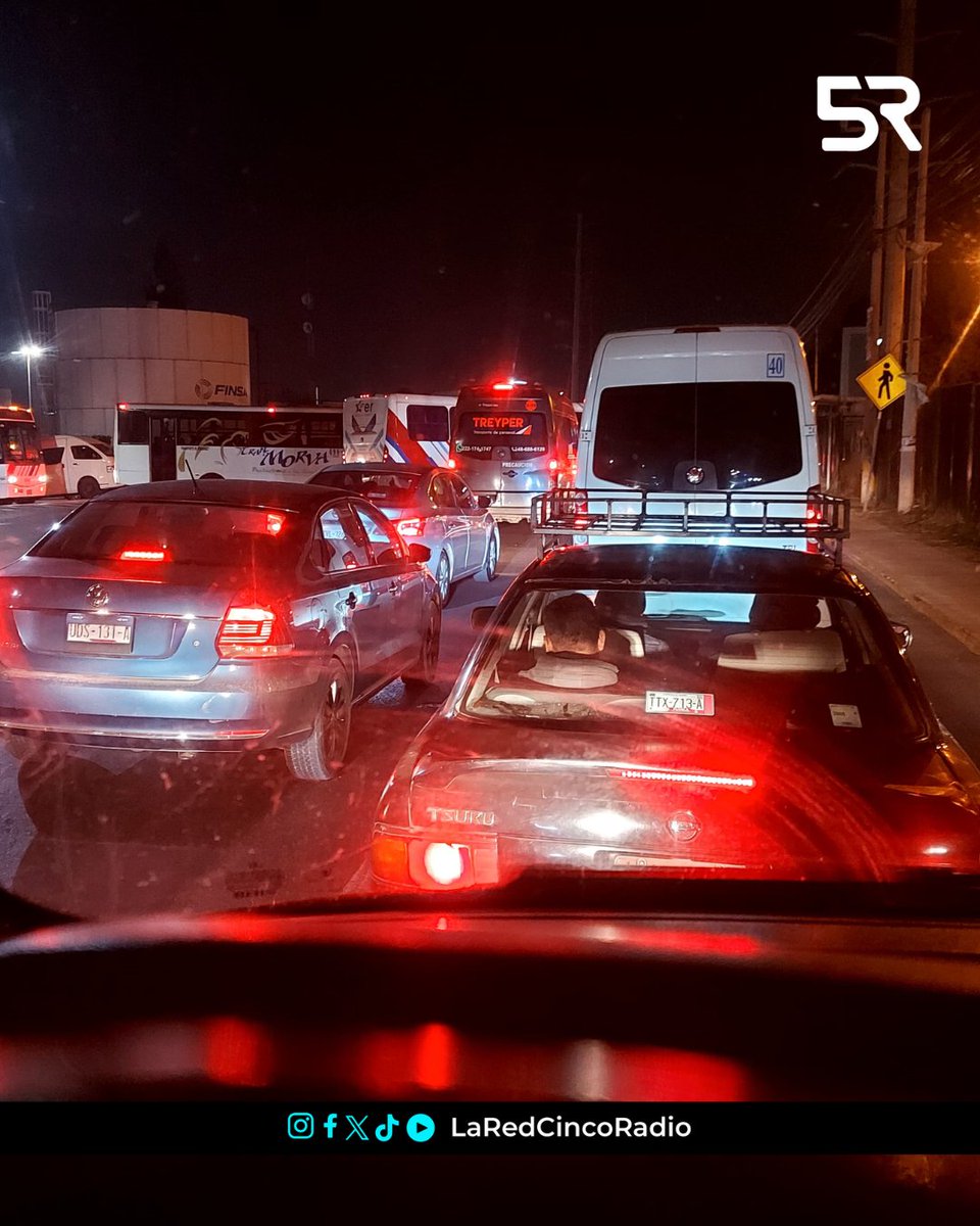 laredcincoradio's tweet image. 🚦|| Usuarios reportan mala sincronización de los semáforos en FINSA. 🚗🚦 ¡El tiempo en rojo es eterno! ⏳ ¿También te afectó el tráfico hoy? 😩  #Tráfico #Semáforos #Puebla #ReporteVial