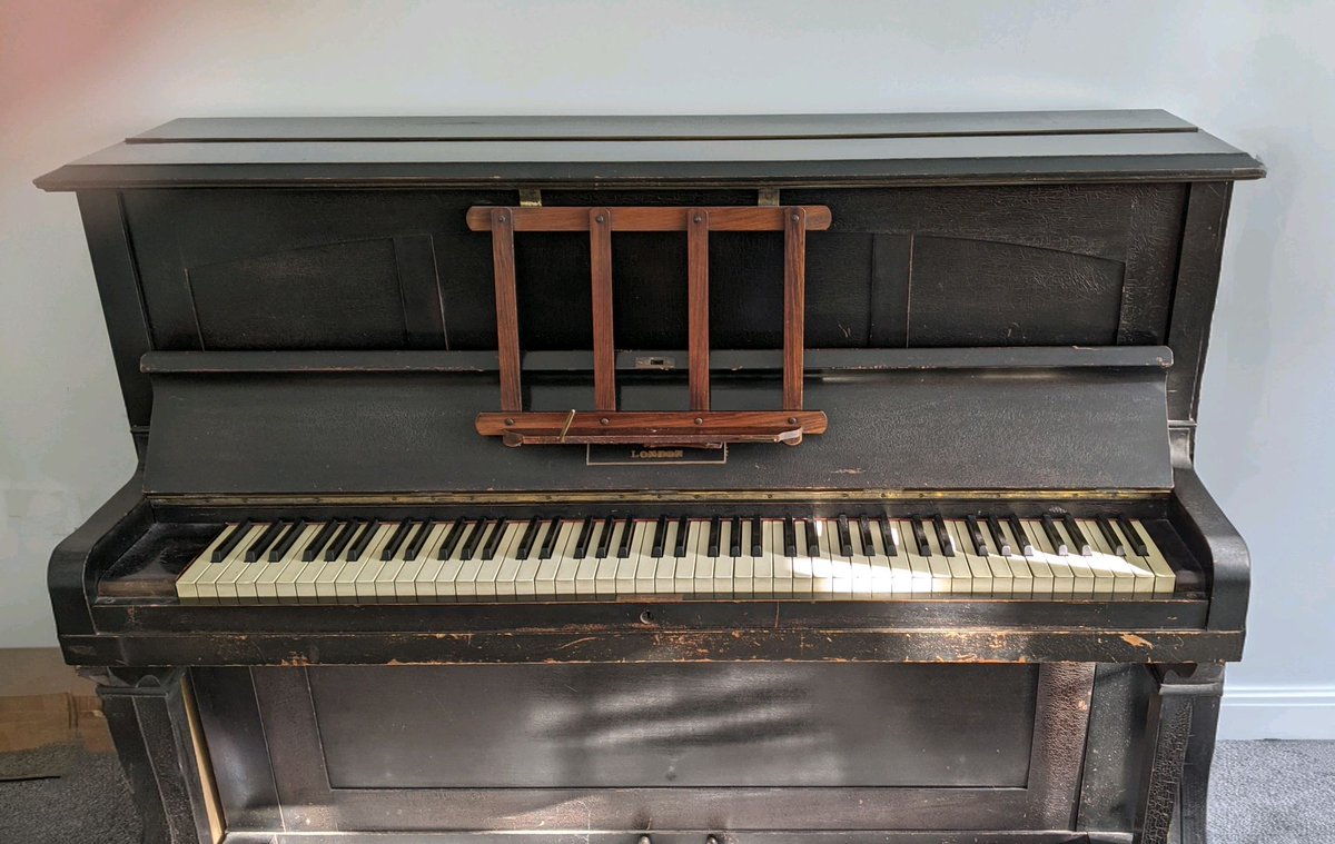 pianotunermjr's tweet image. 🎹 Piano Tuning in kettley bank, Telford, Shropshire 🎹 
Tuning a 'J &amp;amp; J Hopkinson' Upright Piano dating from 1925
#pianotuners #piano #hopkinson  #pianotuner #pianotuning #classical #musicians #classicalpiano #pianist #Telford #Shropshire #repair #tuning #instruments #ketley