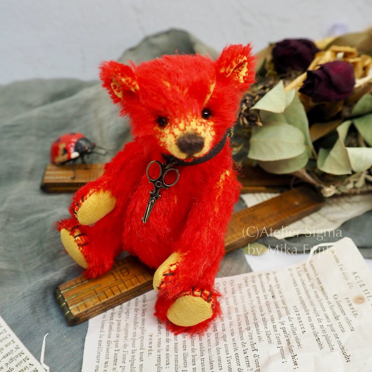 sigma_mikarin's tweet photo. “ Measure Bear“
Mohair, Glass Eyes
150cm Tape Measure
5 joints
12cm
See you at the Hugglets Winter BearFest 2025 in London!
23 February 2025
Hugglets Winter BearFest 2025
at Kensington Town Hall, London
stand No.127
https://t.co/X7mm9TPmDx
#Hugglets
#WinterBearFest https://t.co/t6DXE9fxyW