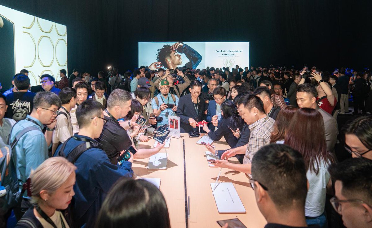 Huawei Mobile tweet media