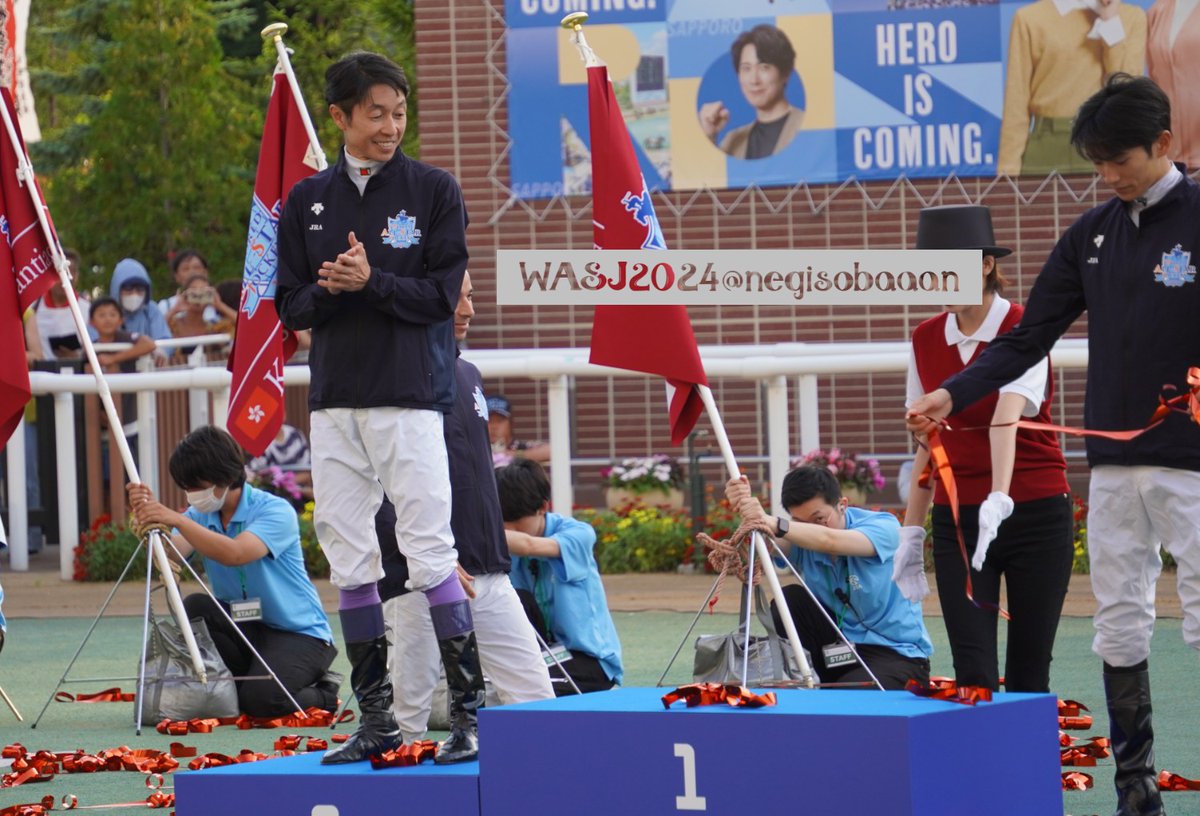 negisobaaan's tweet image. ゆたかさん「銀テいじってたやろ」
りゅーせーくん「いじってませんよ？？？」
というやりとりに見える そして何も知らないモレイラさん
#WASJ2024 #武豊 #坂井瑠星 #モレイラ