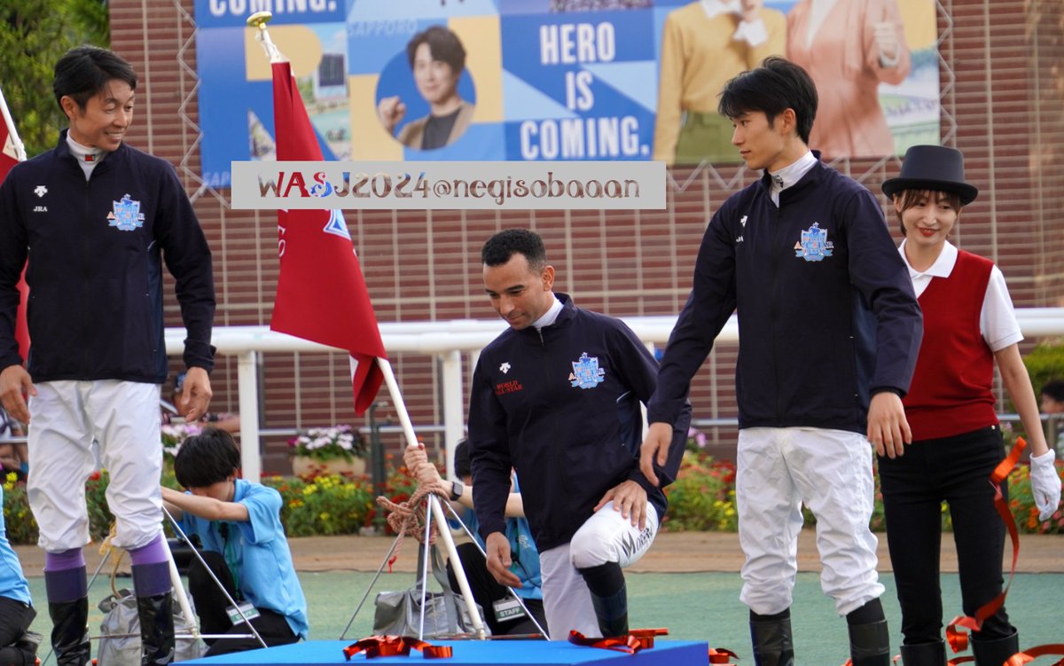 negisobaaan's tweet image. ゆたかさん「銀テいじってたやろ」
りゅーせーくん「いじってませんよ？？？」
というやりとりに見える そして何も知らないモレイラさん
#WASJ2024 #武豊 #坂井瑠星 #モレイラ