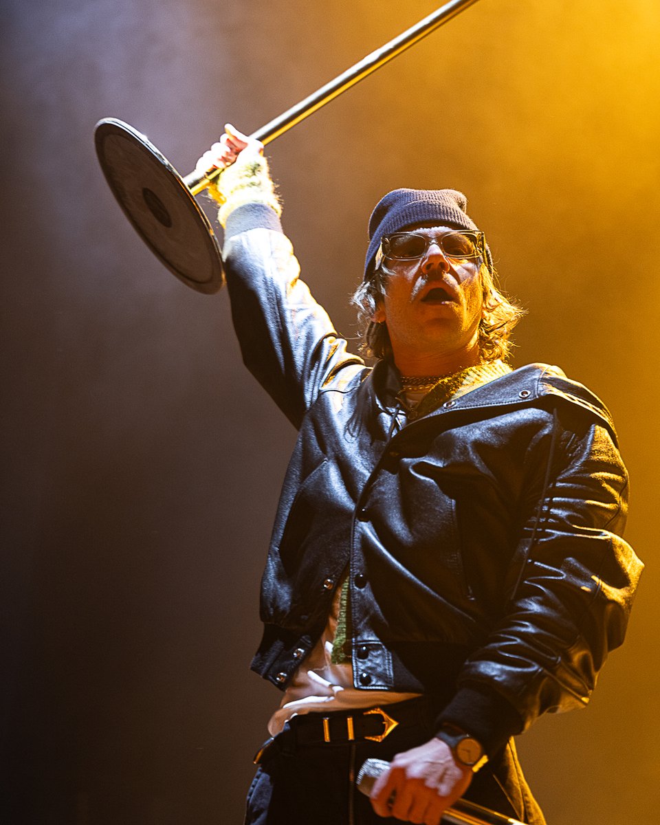Academy Music Group (@academyamg) on Twitter photo Kentucky โ๏ธ Brixton!
<a href="/CageTheElephant/">Cage The Elephant</a> lit up #O2AcademyBrixton and weโre going to do it all again tonight! ๐ค
#cagetheelephant #neonpill #brixton Kentucky โ๏ธ Brixton!
<a href="/CageTheElephant/">Cage The Elephant</a> lit up #O2AcademyBrixton and weโre going to do it all again tonight! ๐ค
#cagetheelephant #neonpill #brixton