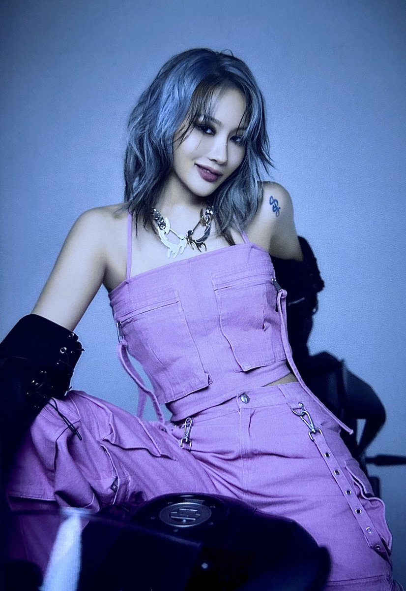 biker siyeon you're absolutely insane
