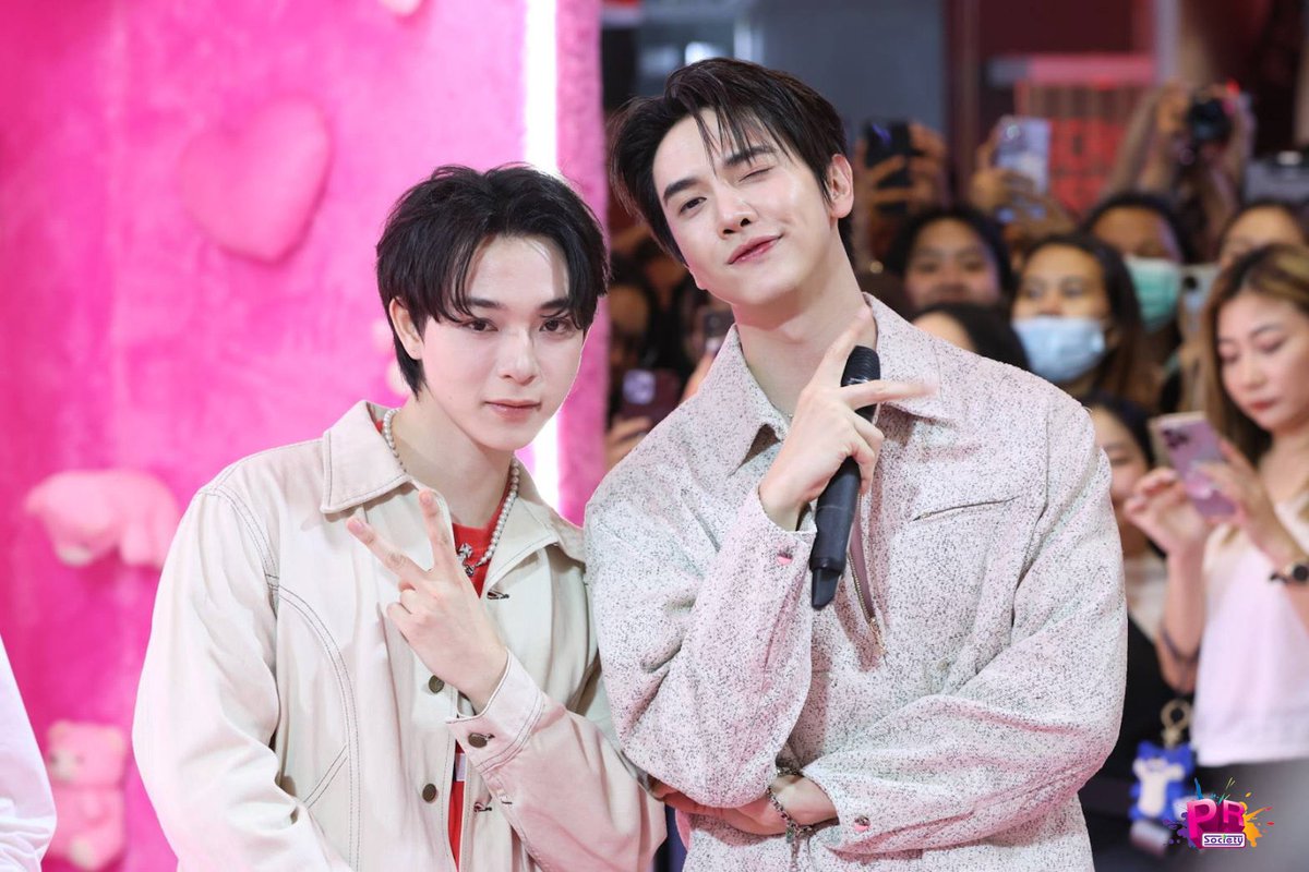 ggiftzyy99's tweet photo. โจฮันนอร์ธ                                 แม็กกี้บาส

SIAM CENTER VDAY 4EVERYOU
#SiamCenterxFoureveryou https://t.co/jQAVXKOaTi