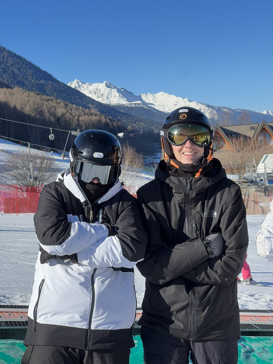 SJP Ski tweet media