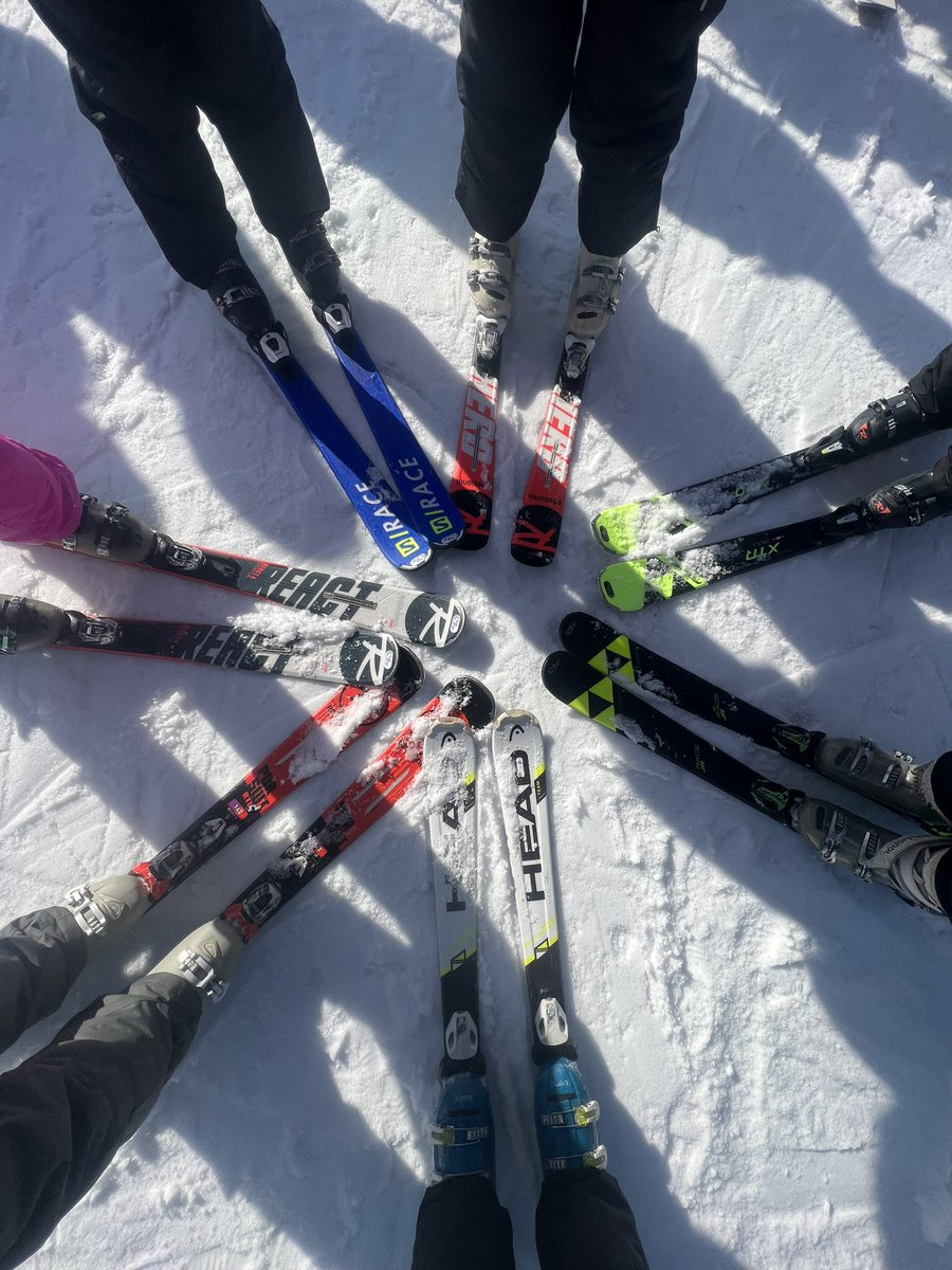 SJP Ski tweet media