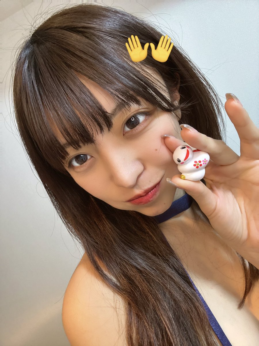 ファンクラは楽しい
承認欲求が解放されて色んな写真
載せられる
今回はセーラー服ビキニ👙？みたいなの着てみた