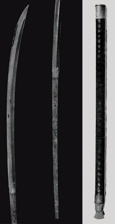 上杉神社の長巻拡大はこれなんだけど 鎌倉期はほぼ薙刀形状に近く 時代